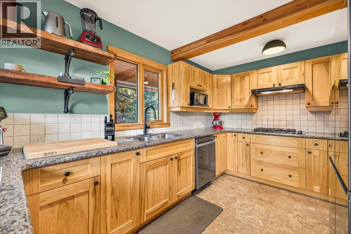 15 Alpine Trail Crescent, Fernie, British Columbia  V0B 1M5 - Photo 16 - 10403381