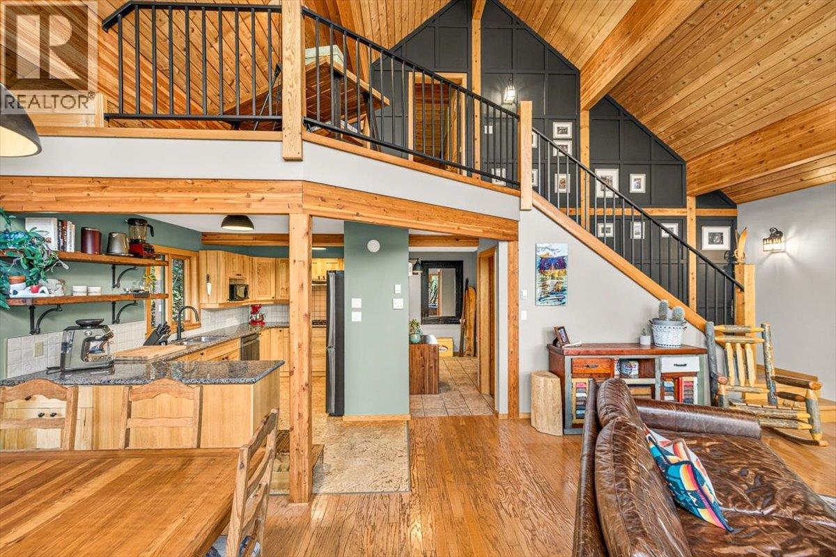 15 Alpine Trail Crescent, Fernie, British Columbia  V0B 1M5 - Photo 11 - 10403381