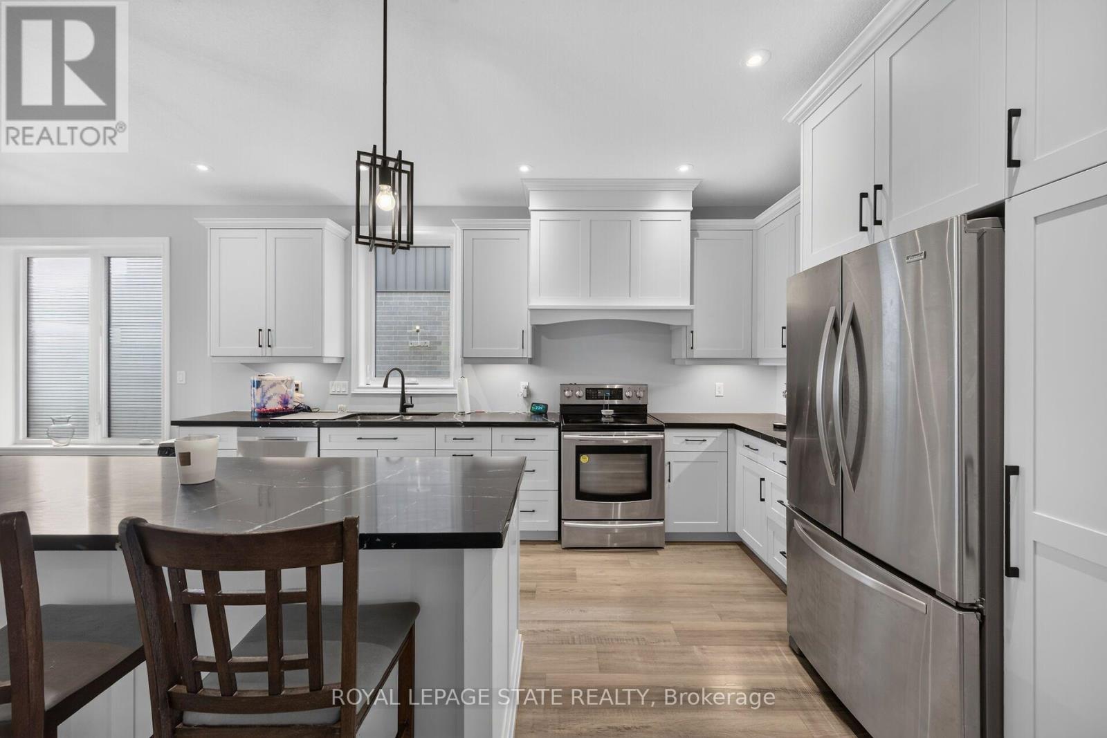 30 Hare Street, Norfolk, Ontario  N0E 1Y0 - Photo 2 - X13886008