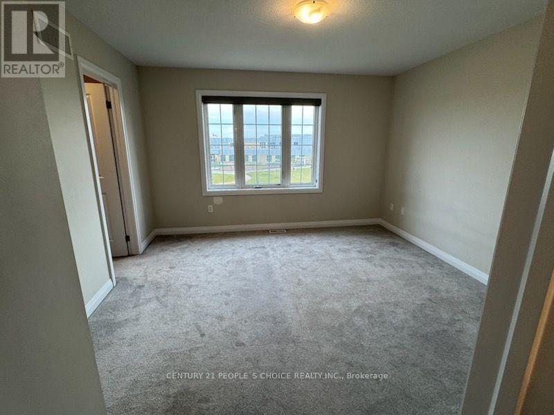 92 Monarch Woods Drive, Kitchener, Ontario  N2P 0K1 - Photo 11 - X13886012
