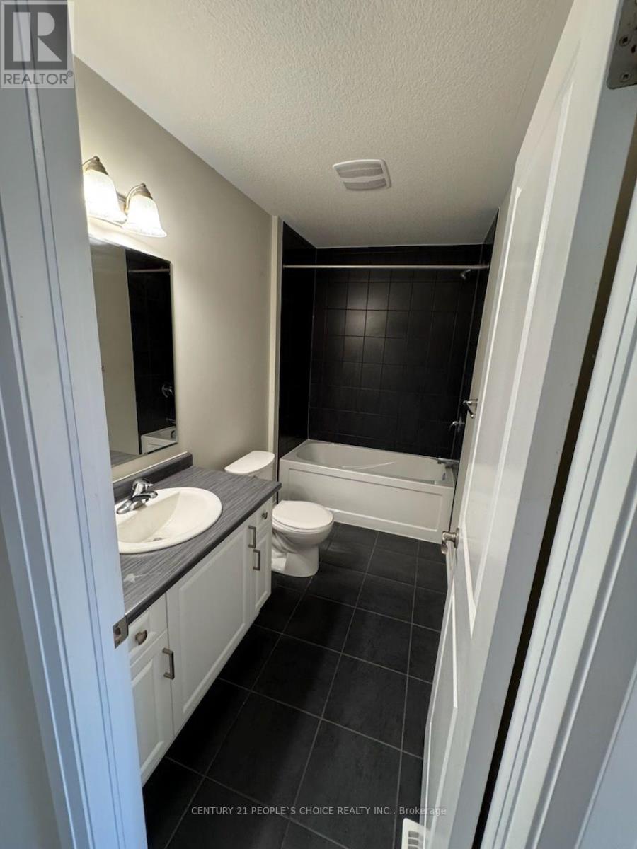 92 Monarch Woods Drive, Kitchener, Ontario  N2P 0K1 - Photo 14 - X13886012