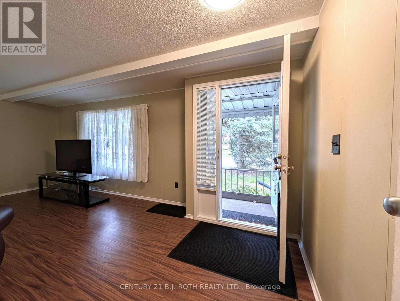 66 Linden Lane, Innisfil, Ontario  L9S 1P2 - Photo 6 - N13772084