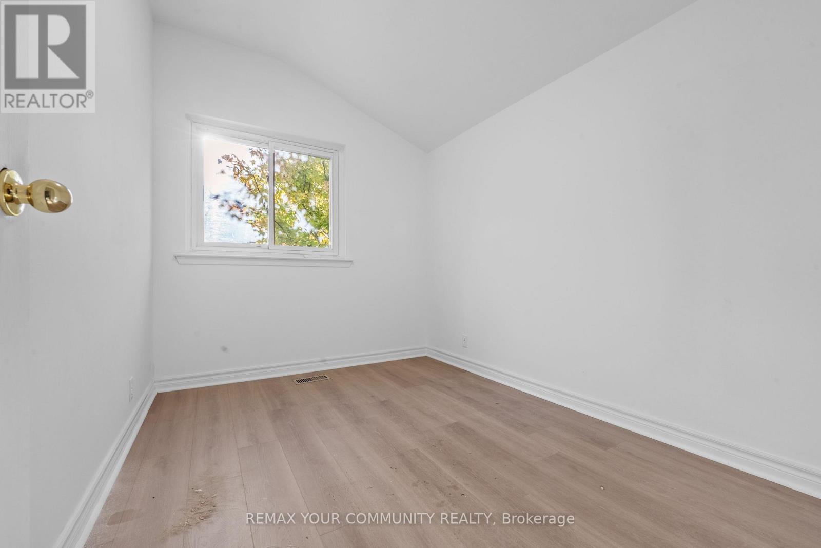 2 Lisburn Crescent, Toronto, Ontario  M2J 2Z5 - Photo 10 - C13885760