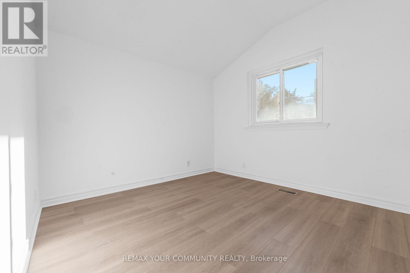 2 Lisburn Crescent, Toronto, Ontario  M2J 2Z5 - Photo 12 - C13885760