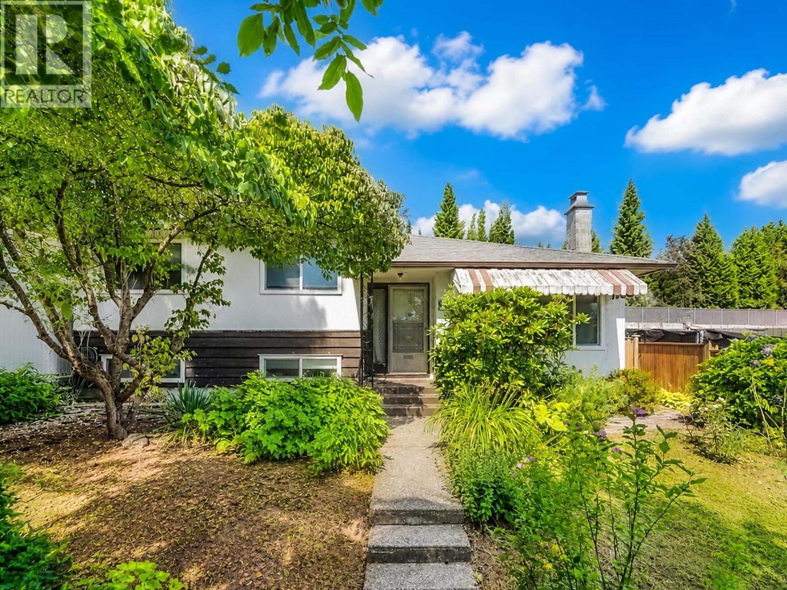 8259 10TH AVENUE, burnaby, British Columbia