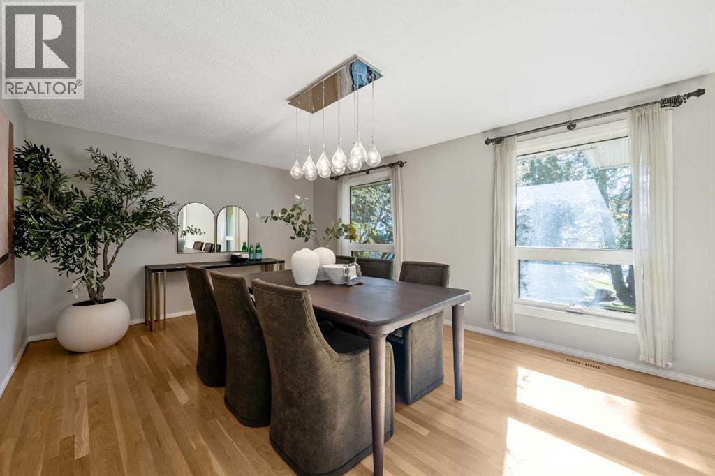 224 Varsity Crescent NW, Calgary, Alberta  T3B 2Z6 - Photo 5 - A2351003