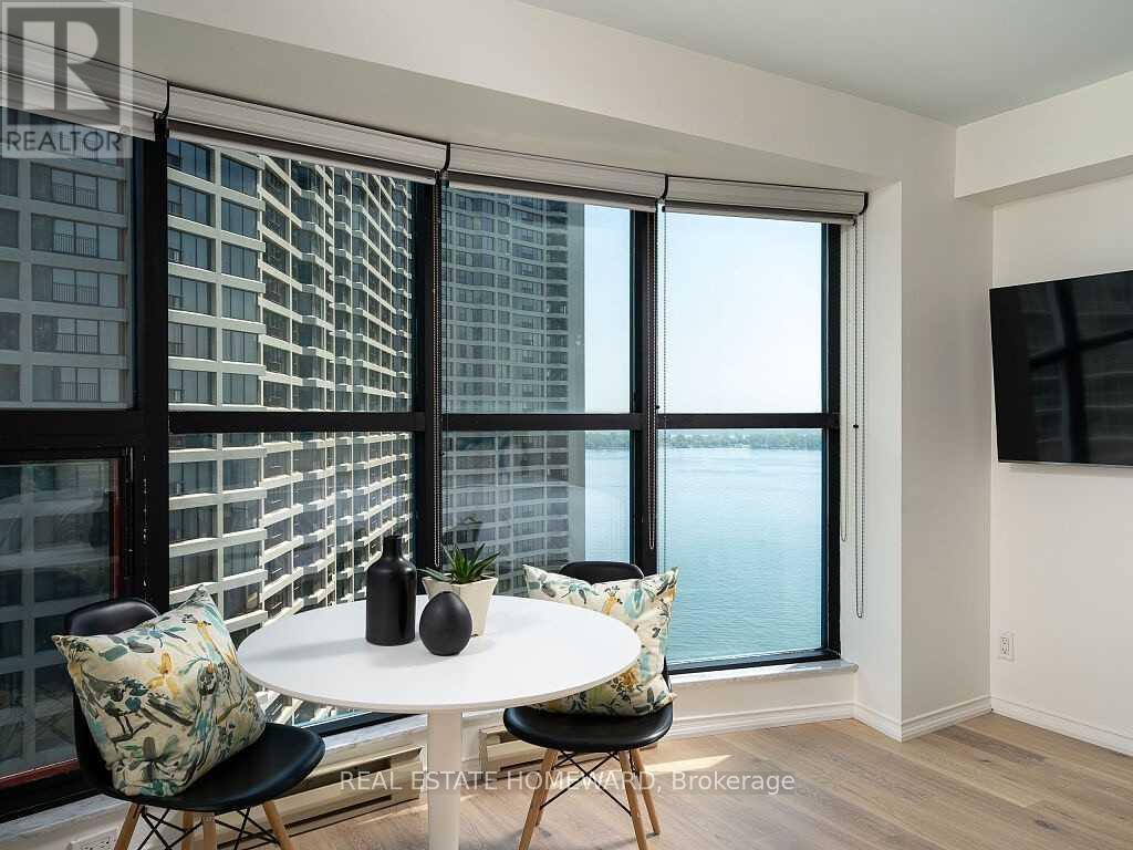 2403 - 77 Harbour Square, Toronto, Ontario  M5J 2S2 - Photo 9 - C13886082
