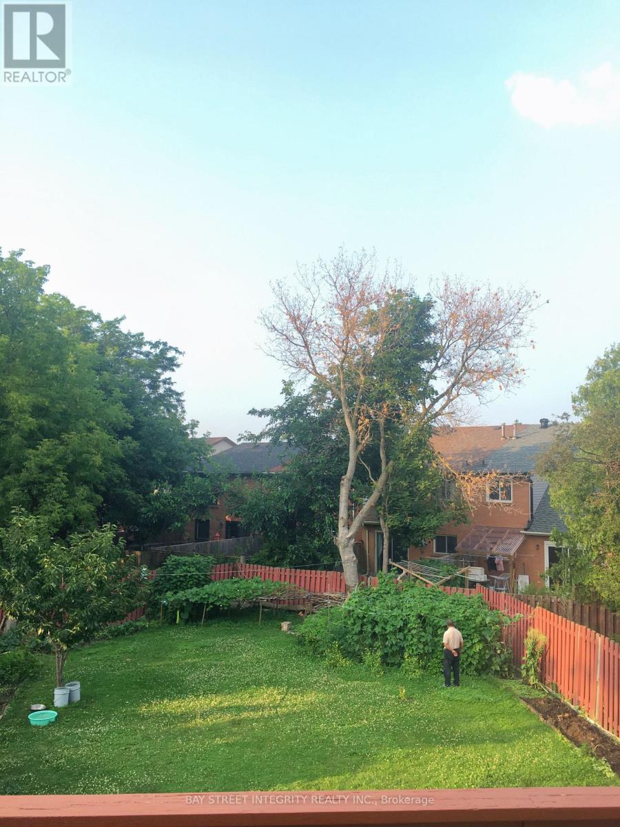 W/o Bsmt - 98 Carolbreen Square, Toronto, Ontario  M1V 1H5 - Photo 2 - E13886094