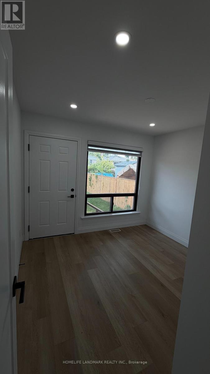 31a (Main Floor) Laurel Avenue, Toronto, Ontario  M1K 3J3 - Photo 17 - E13886102