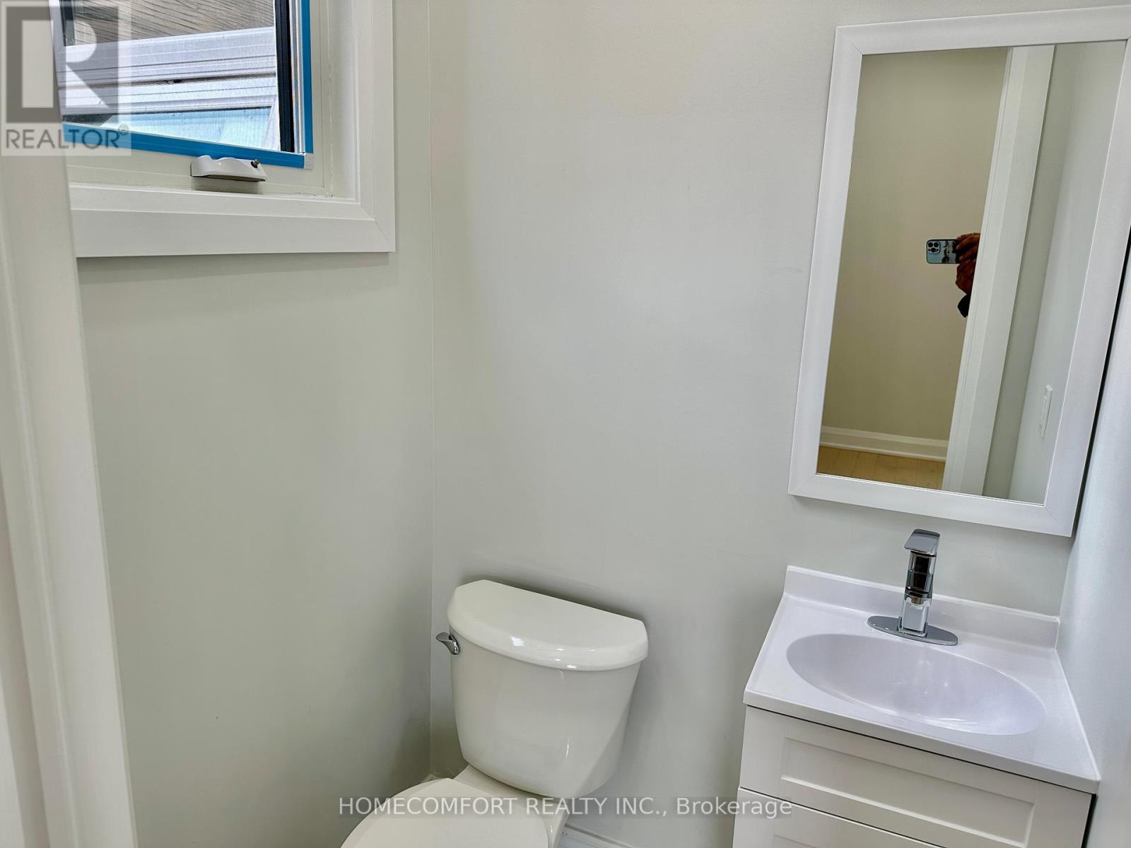 Upper - 211 Osler Street, Toronto, Ontario  M6N 2Z2 - Photo 18 - W13886108