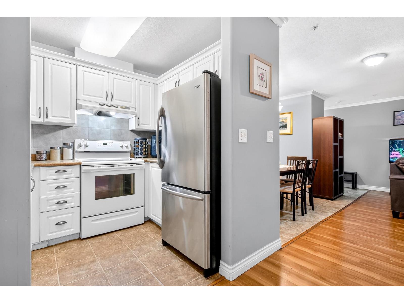 307 13475 96th Avenue, Surrey, British Columbia  V3V 1Y8 - Photo 11 - R3173228