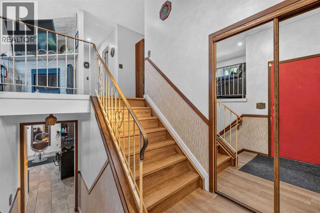 44 Templemont Drive NE, Calgary, Alberta  T1Y 4Z6 - Photo 4 - A2344499