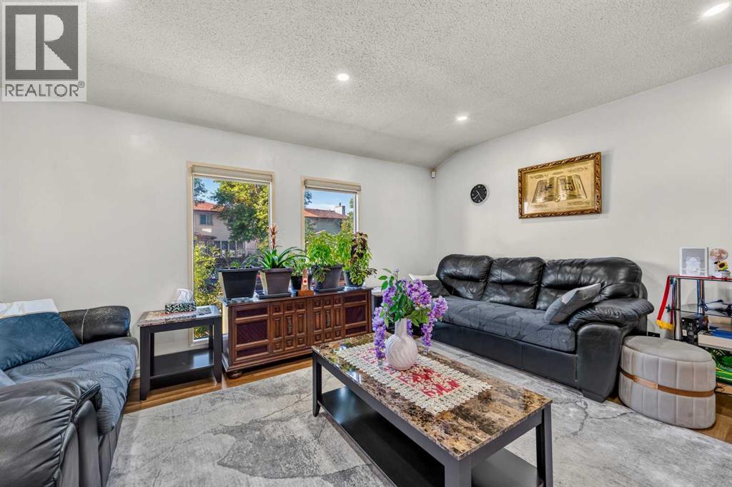 44 Templemont Drive NE, Calgary, Alberta  T1Y 4Z6 - Photo 12 - A2344499