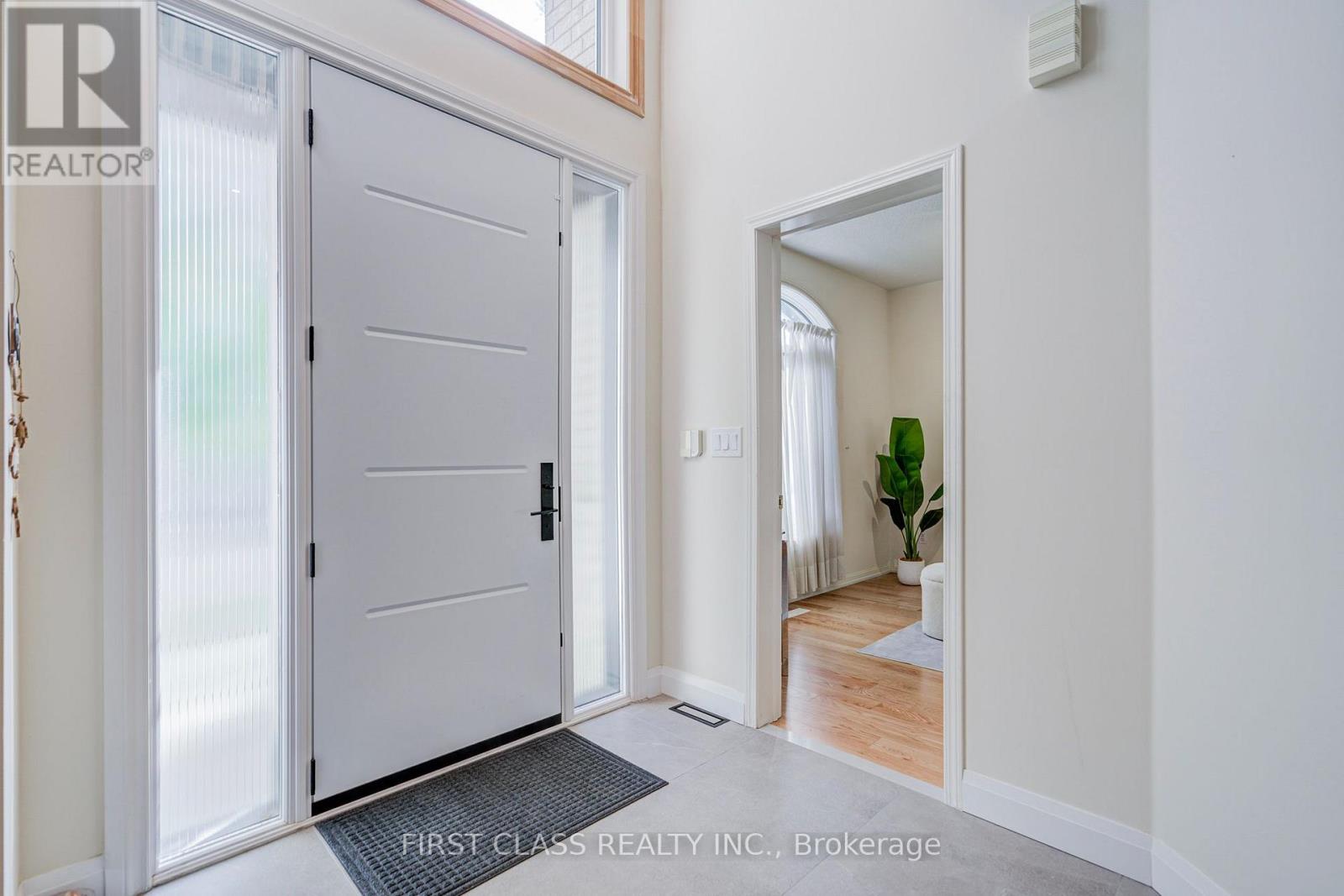 68 Drawbridge Drive, Markham, Ontario  L6C 2G8 - Photo 2 - N13886112