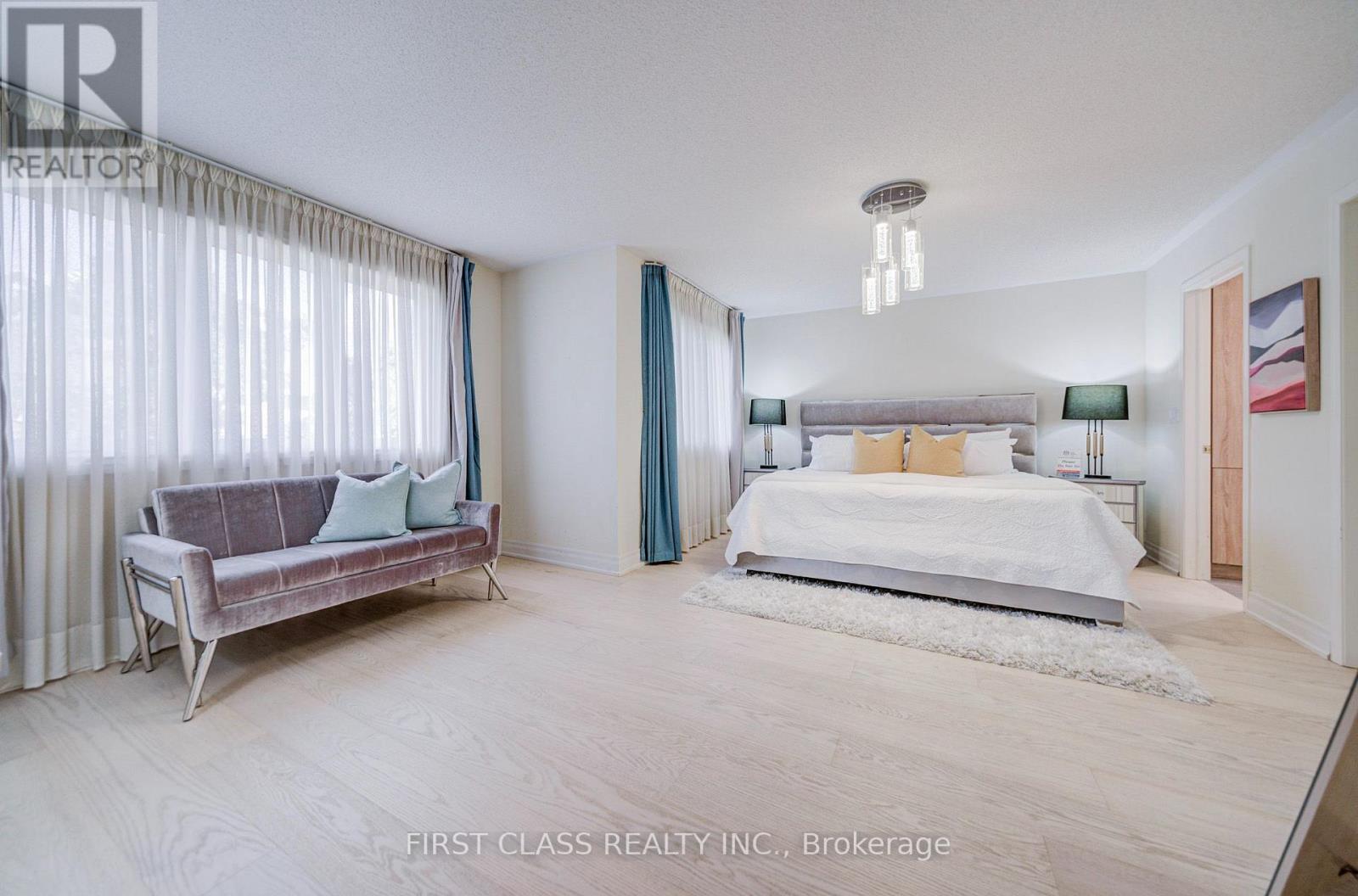 68 Drawbridge Drive, Markham, Ontario  L6C 2G8 - Photo 24 - N13886112