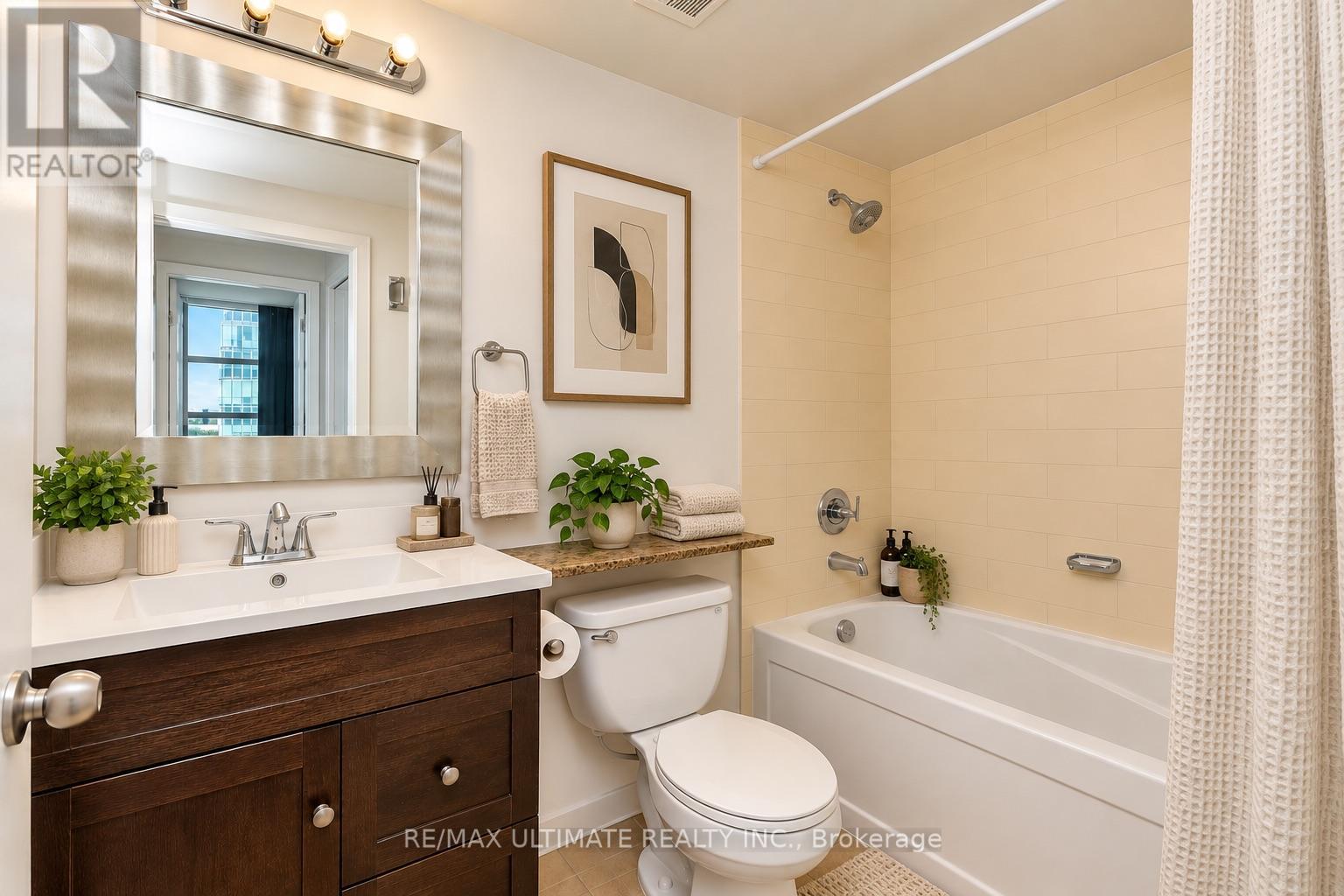 4601 - 35 Mariner Terrace, Toronto, Ontario  M5V 3V9 - Photo 11 - C13882664