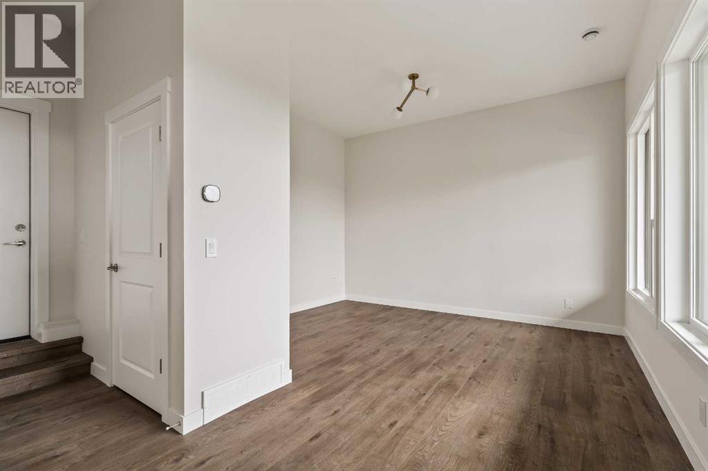 212 Sovereign Common SW, Calgary, Alberta  T3C 3Y3 - Photo 3 - A2346727