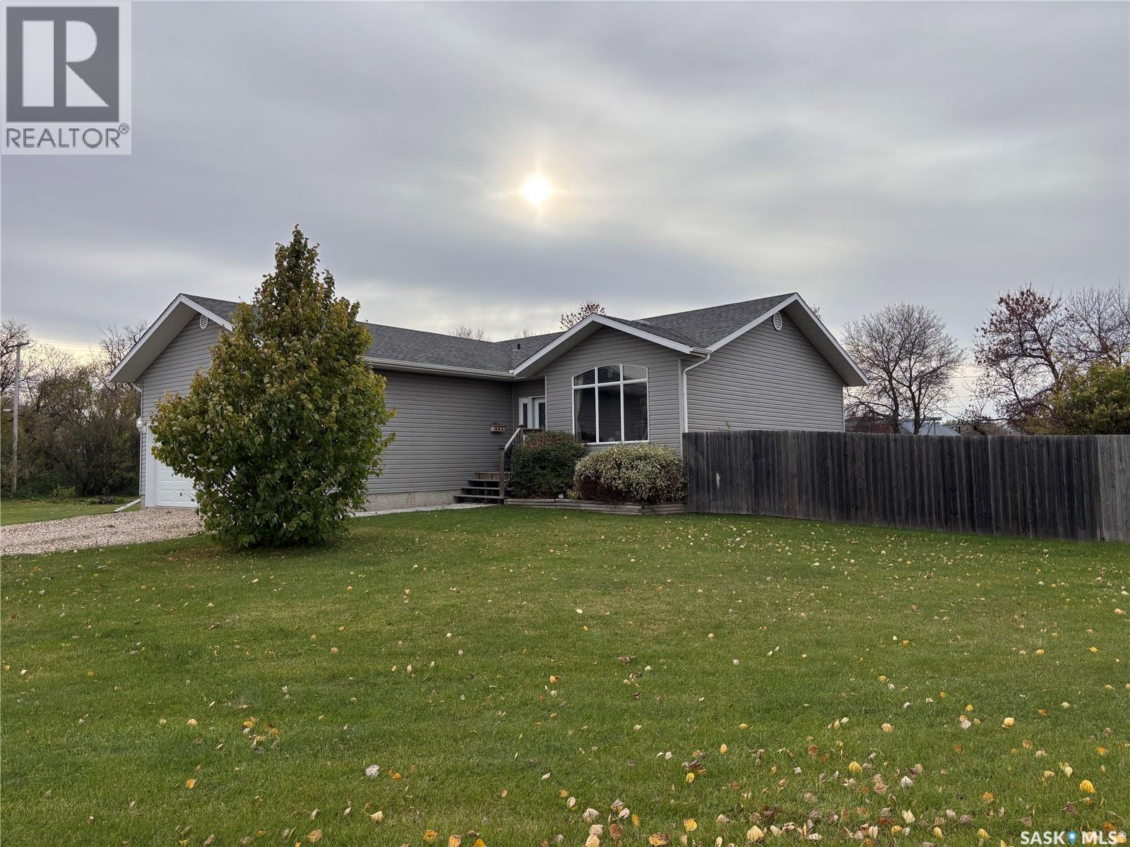 306 Guest Court, Cudworth, Saskatchewan  S0K 1B0 - Photo 3 - SK050899