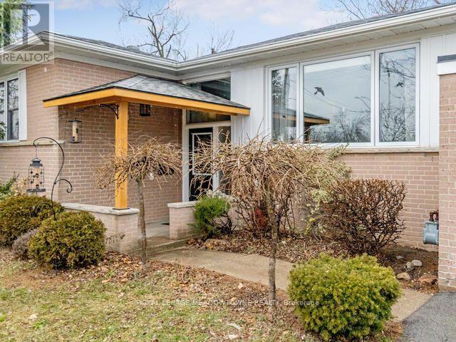 153 Delrex Boulevard, Halton Hills, Ontario  L7G 4E1 - Photo 4 - W13749802