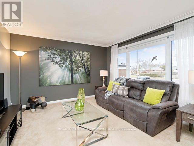 153 Delrex Boulevard, Halton Hills, Ontario  L7G 4E1 - Photo 6 - W13749802
