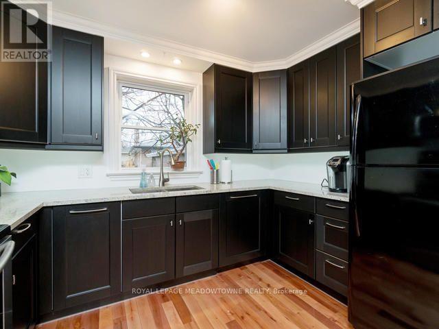 153 Delrex Boulevard, Halton Hills, Ontario  L7G 4E1 - Photo 10 - W13749802