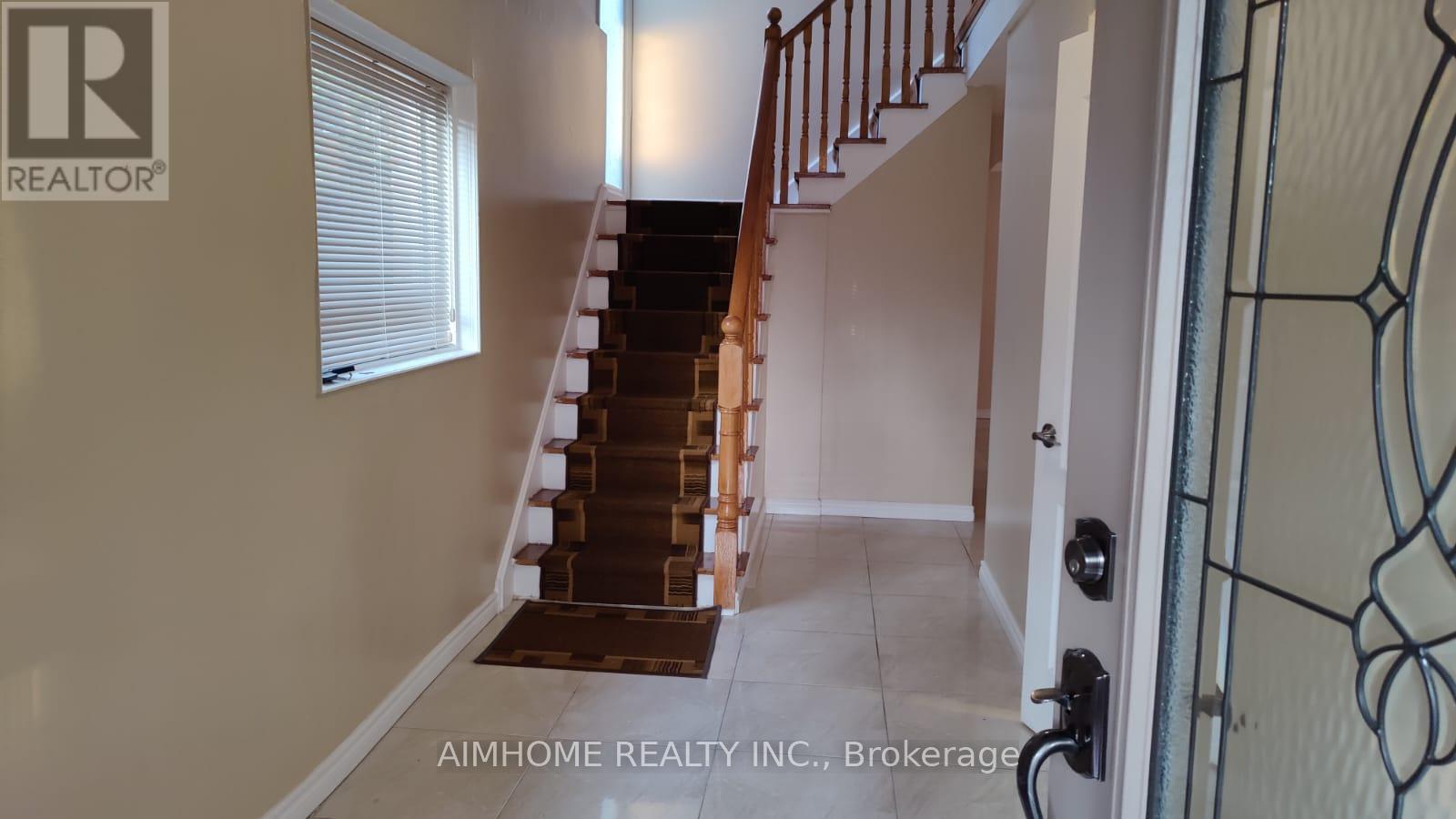 39 Keyworth (Ground Floor) Trail, Toronto, Ontario  M1S 2V2 - Photo 2 - E13886172