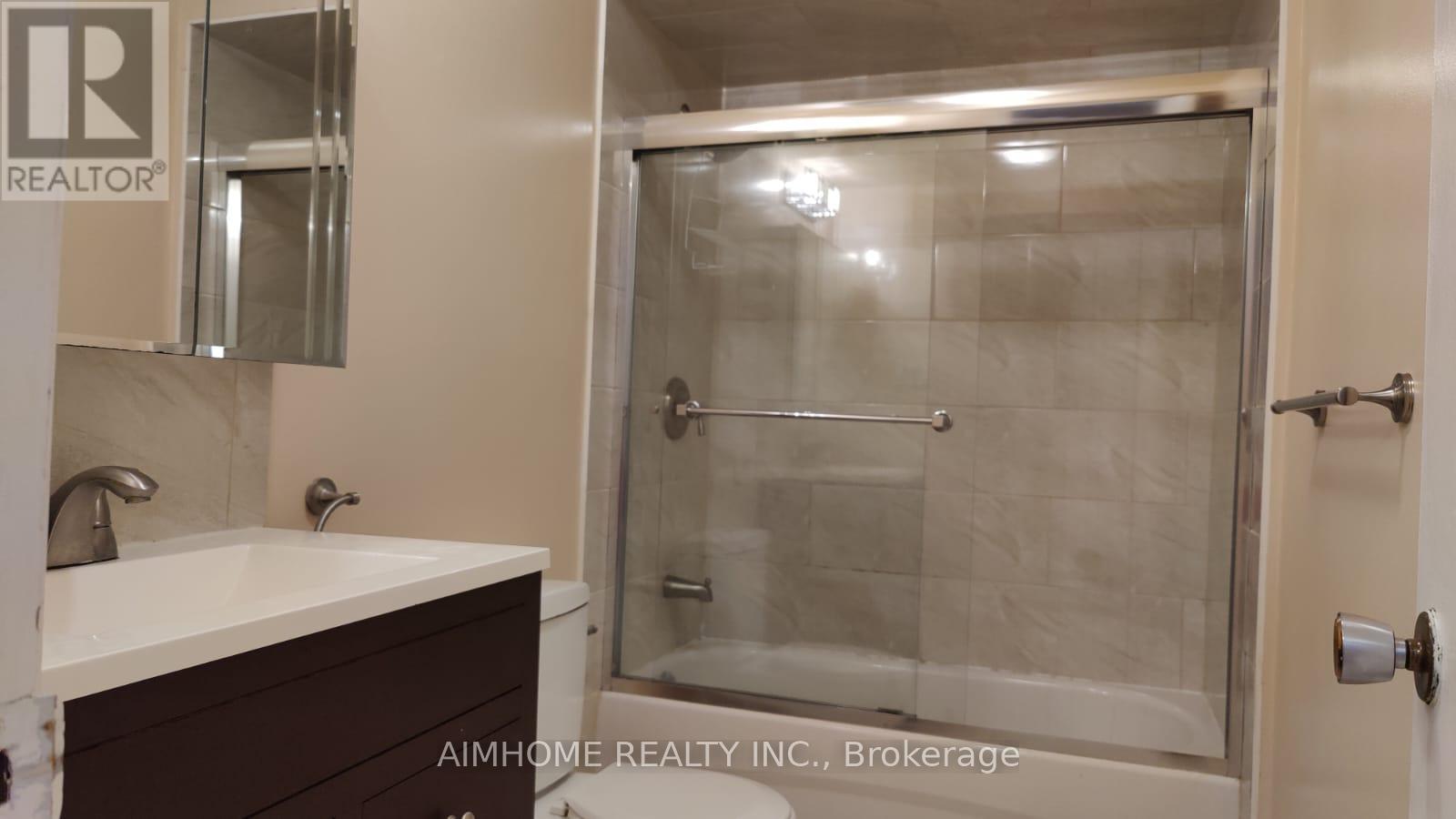 39 Keyworth (Ground Floor) Trail, Toronto, Ontario  M1S 2V2 - Photo 4 - E13886172