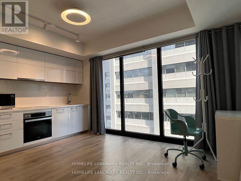 905 - 188 Cumberland Street, Toronto, Ontario  M5R 2G3 - Photo 2 - C13886196