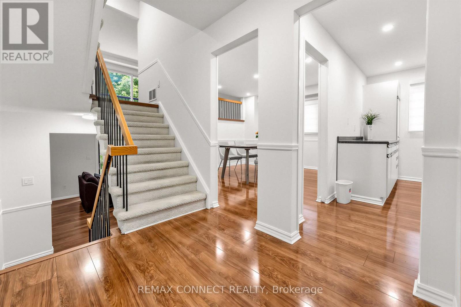 4199 Trellis Crescent, Mississauga, Ontario  L5L 2M1 - Photo 2 - W13886192