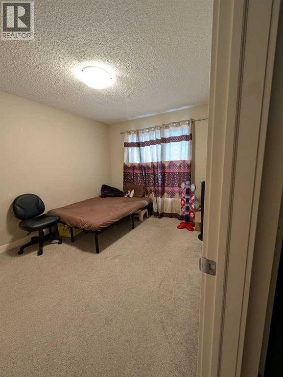 242 Savanna Close NE