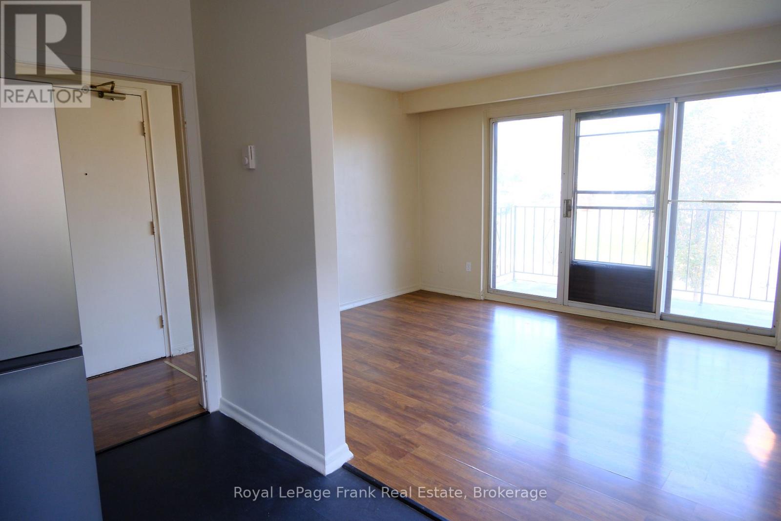 3 - 365 Elgin Court, Oshawa (Mclaughlin), Ontario  L1J 2P5 - Photo 7 - E13886208