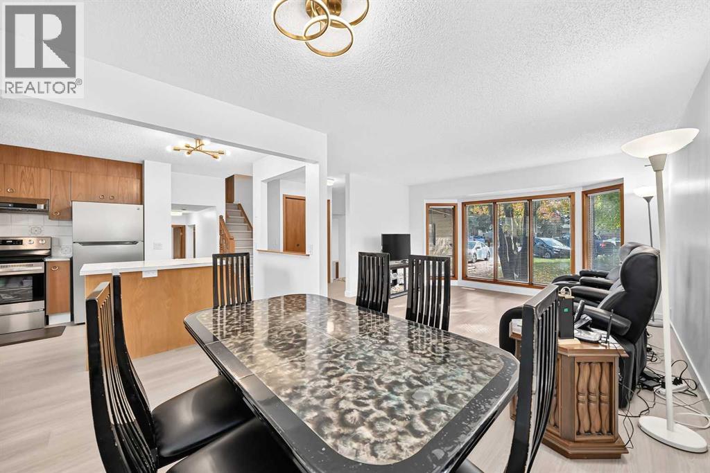 36 Berkshire Mews NW, Calgary, Alberta  T3K 1Z6 - Photo 14 - A2350222