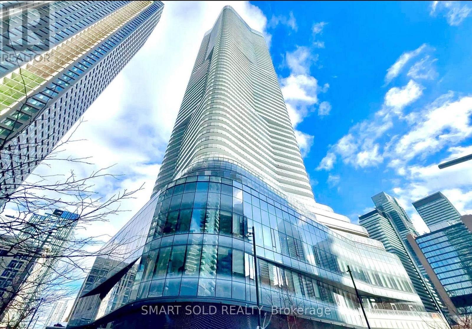 2002 - 11 WELLESLEY STREET W, Toronto, Ontario