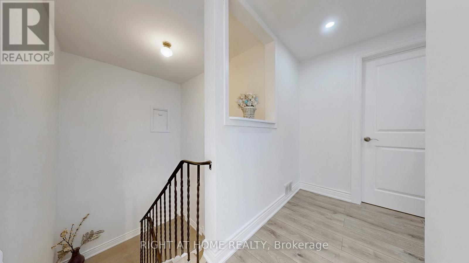 12a Kenmore Avenue, Toronto, Ontario  M1K 1B4 - Photo 15 - E13886226