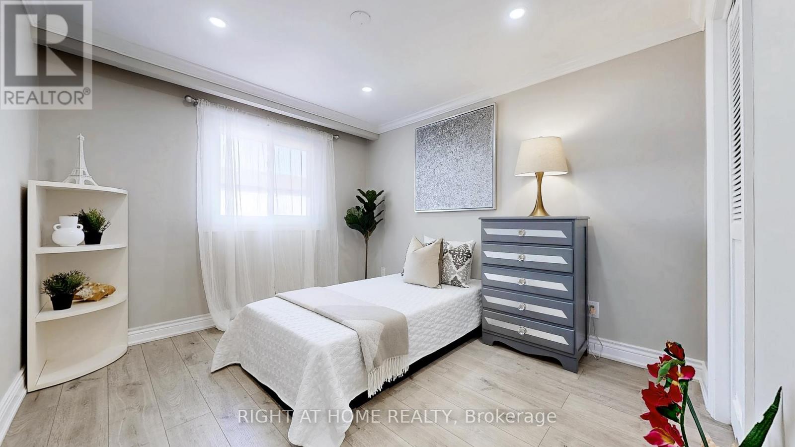 12a Kenmore Avenue, Toronto, Ontario  M1K 1B4 - Photo 20 - E13886226