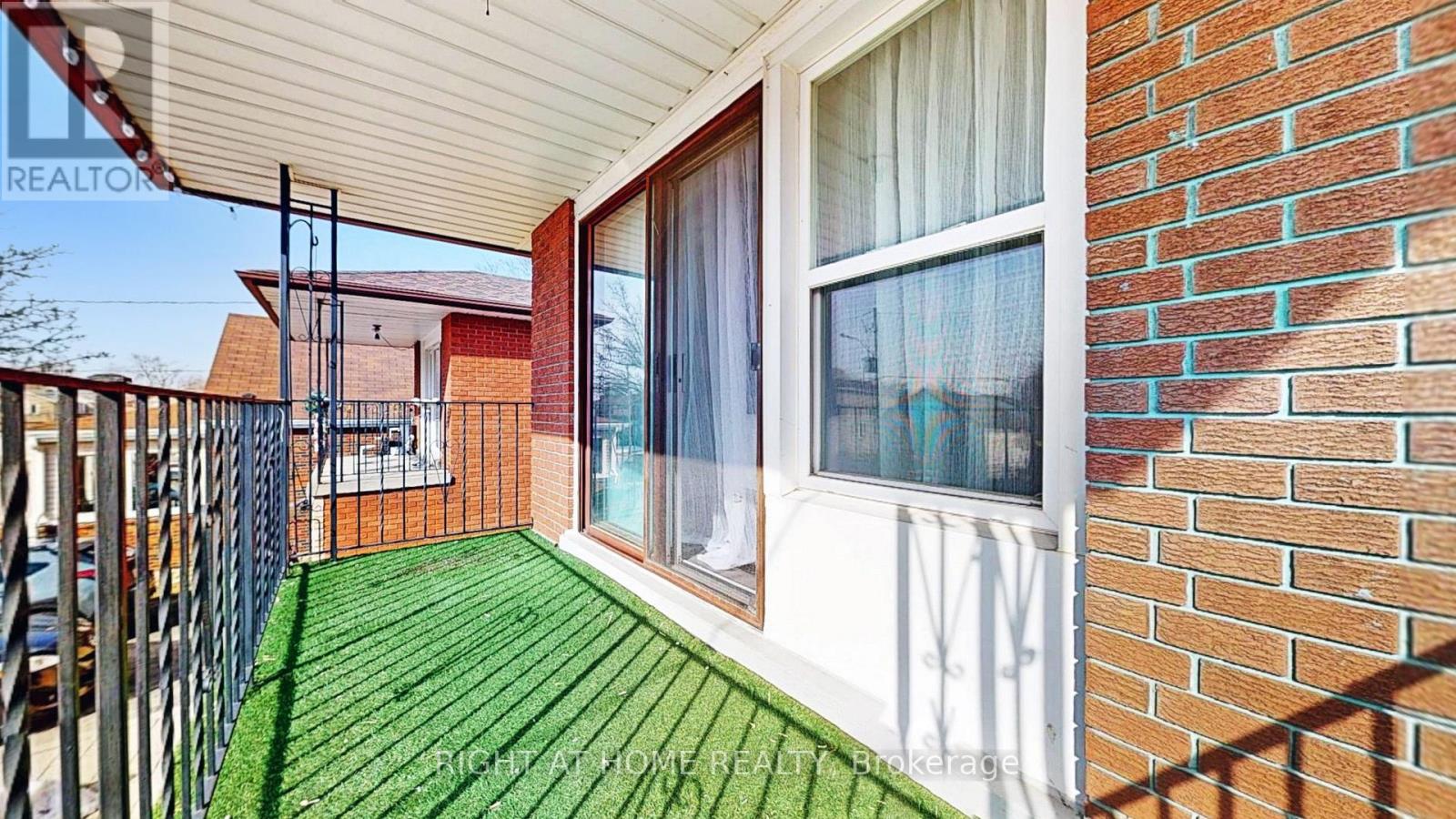 12a Kenmore Avenue, Toronto, Ontario  M1K 1B4 - Photo 39 - E13886226