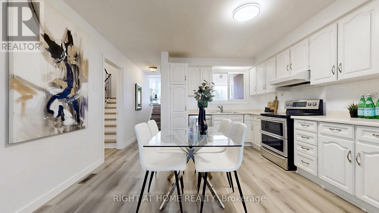 12a Kenmore Avenue, Toronto, Ontario  M1K 1B4 - Photo 7 - E13886226