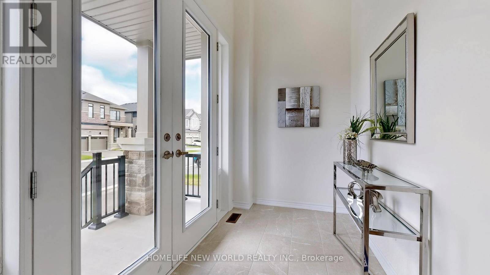 19 Ahchie Court, Vaughan, Ontario  L6A 5E5 - Photo 3 - N13886228