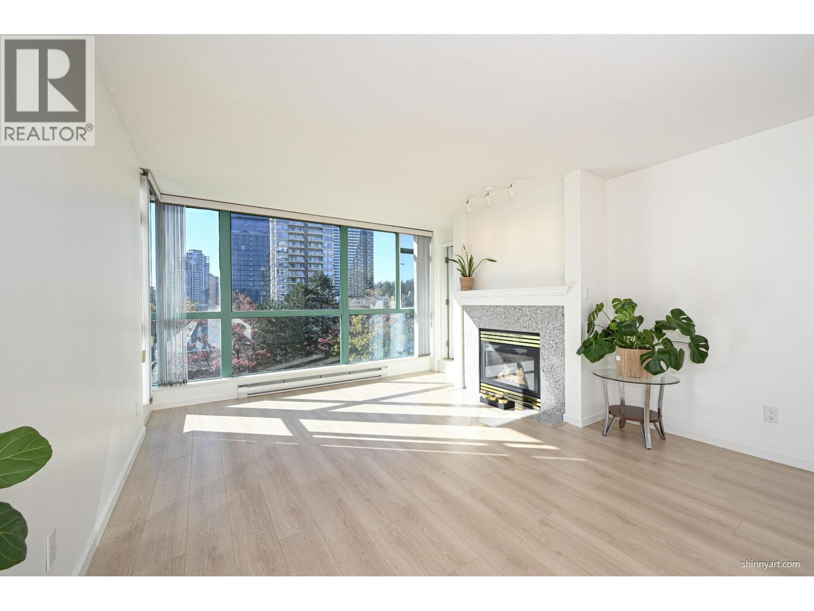 604 5833 Wilson Avenue, Burnaby, British Columbia  V5H 4R8 - Photo 3 - R3174273