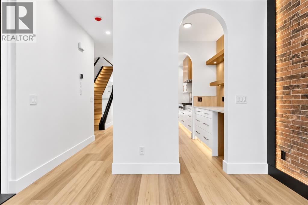 615 55 Avenue SW, Calgary, Alberta  T2V 0G2 - Photo 6 - A2347502
