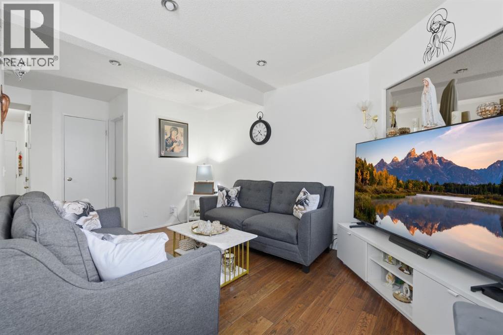 240 Shawinigan Drive SW, Calgary, Alberta  T2Y 3B4 - Photo 8 - A2337791