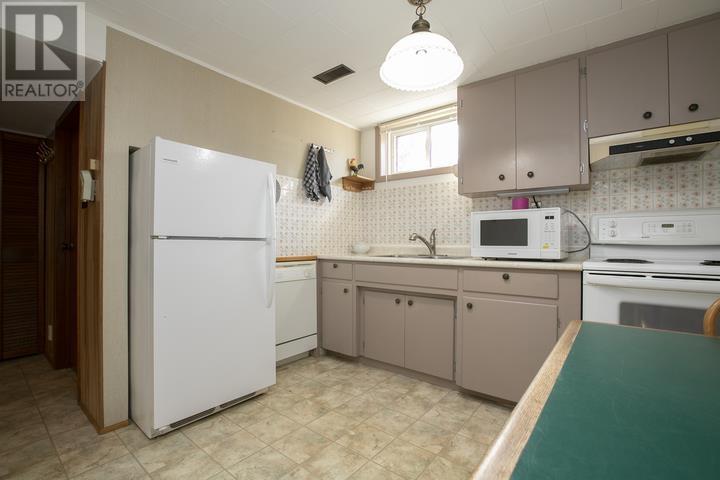 403 Sydenham Rd, Sault Ste. Marie, Ontario  P6C 2X8 - Photo 42 - SM262684