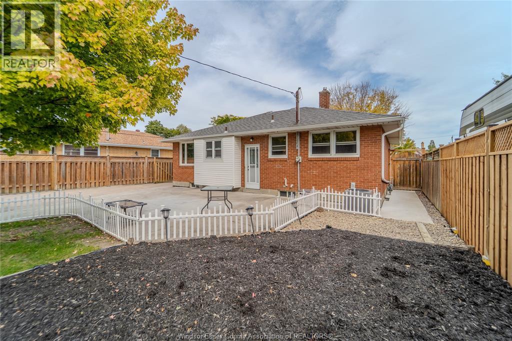 1049 Buckingham Road, Windsor, Ontario  N8S 2E2 - Photo 32 - 26025018