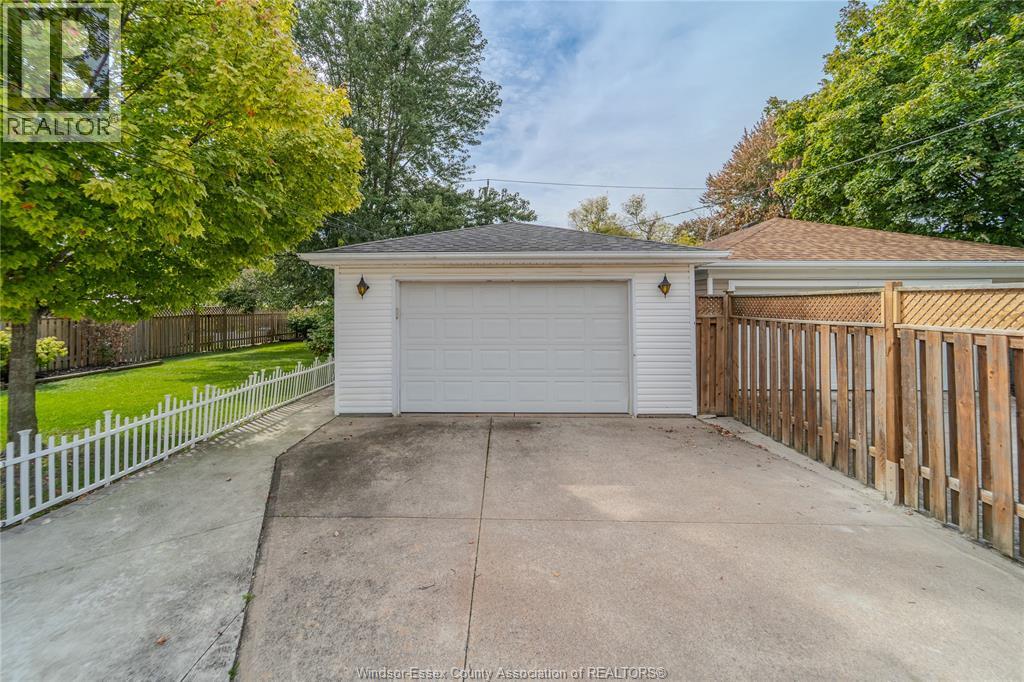 1049 Buckingham Road, Windsor, Ontario  N8S 2E2 - Photo 35 - 26025018