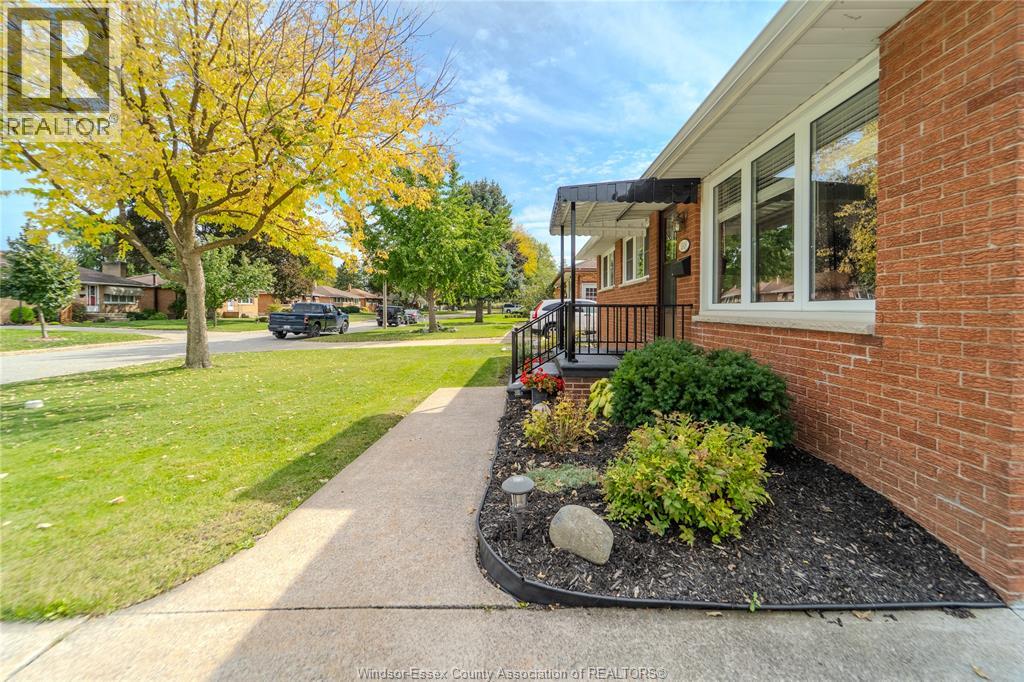 1049 Buckingham Road, Windsor, Ontario  N8S 2E2 - Photo 43 - 26025018
