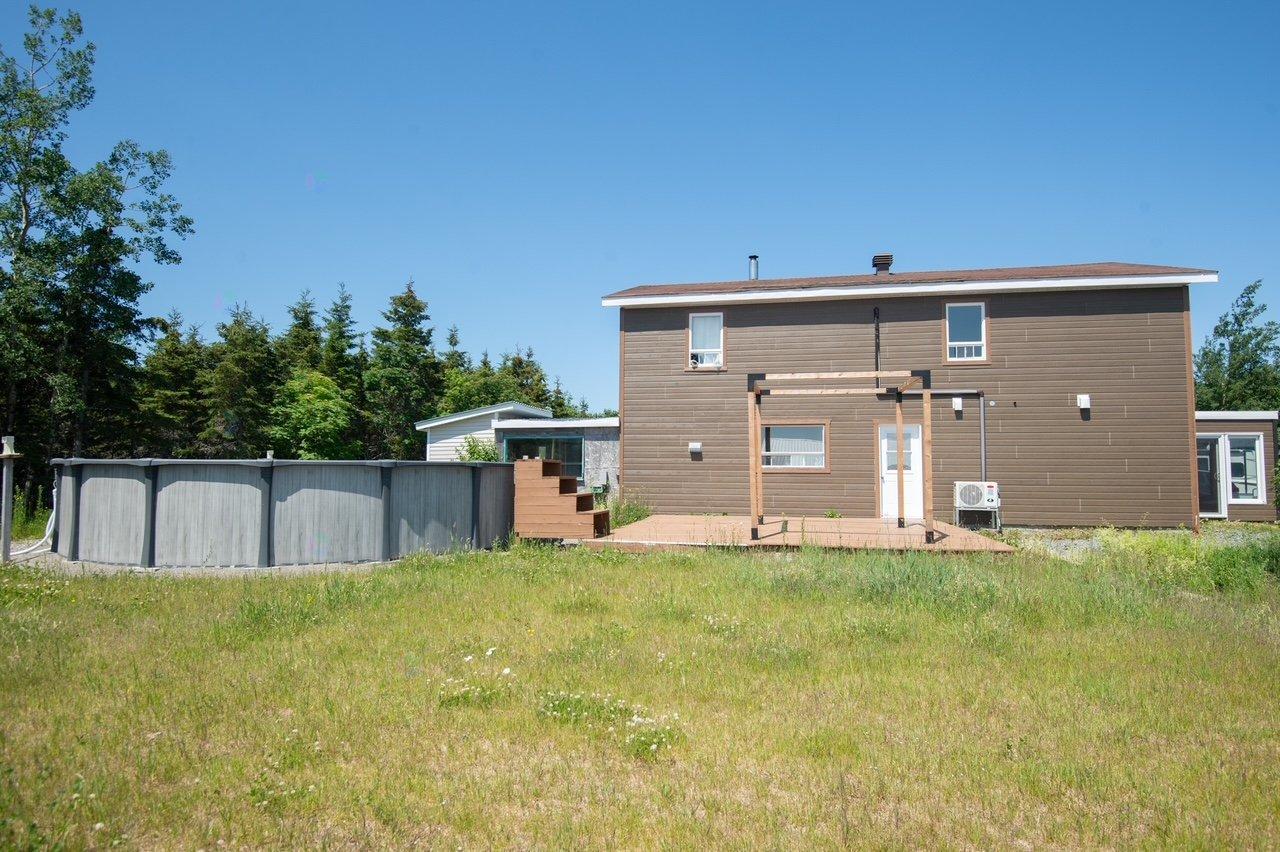 90 30e Rue O. Sainte-Anne-des-Monts Quebec Canada G4V2X9 5