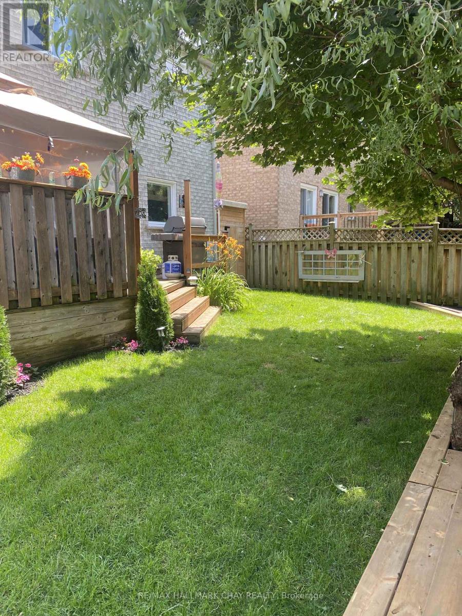 61 Carruthers Crescent, Barrie, Ontario  L4M 6A3 - Photo 5 - S13886302