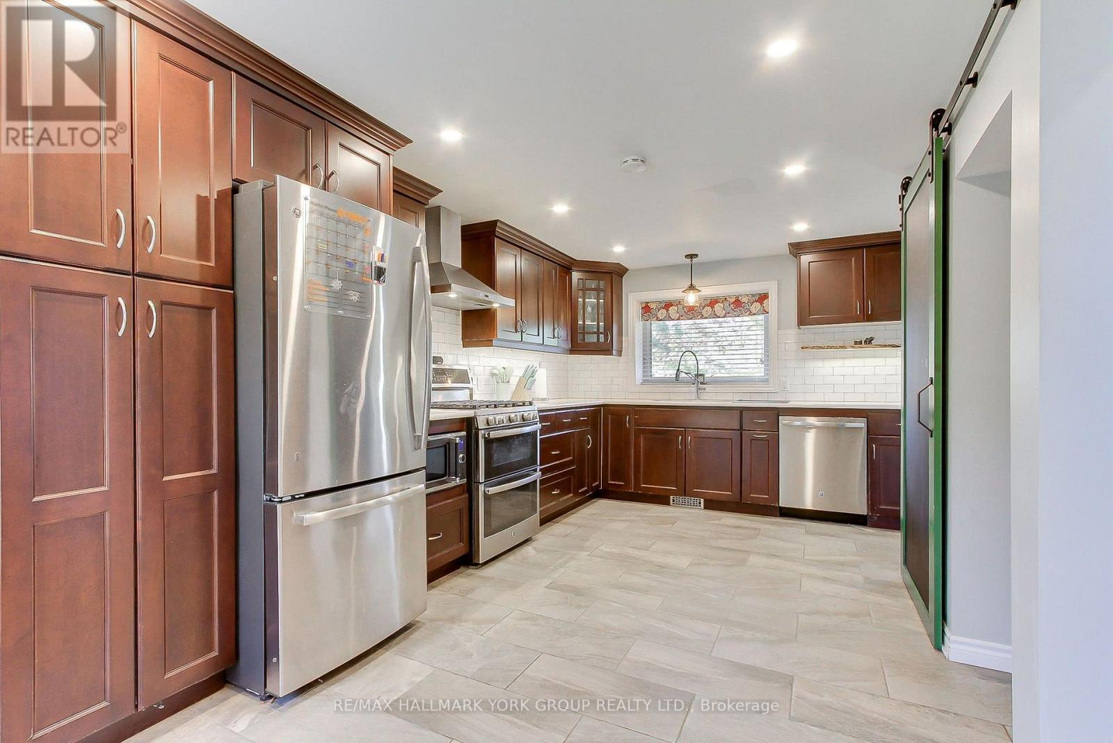 137 Churchill Road S, Halton Hills, Ontario  L7J 2J5 - Photo 7 - W13886294