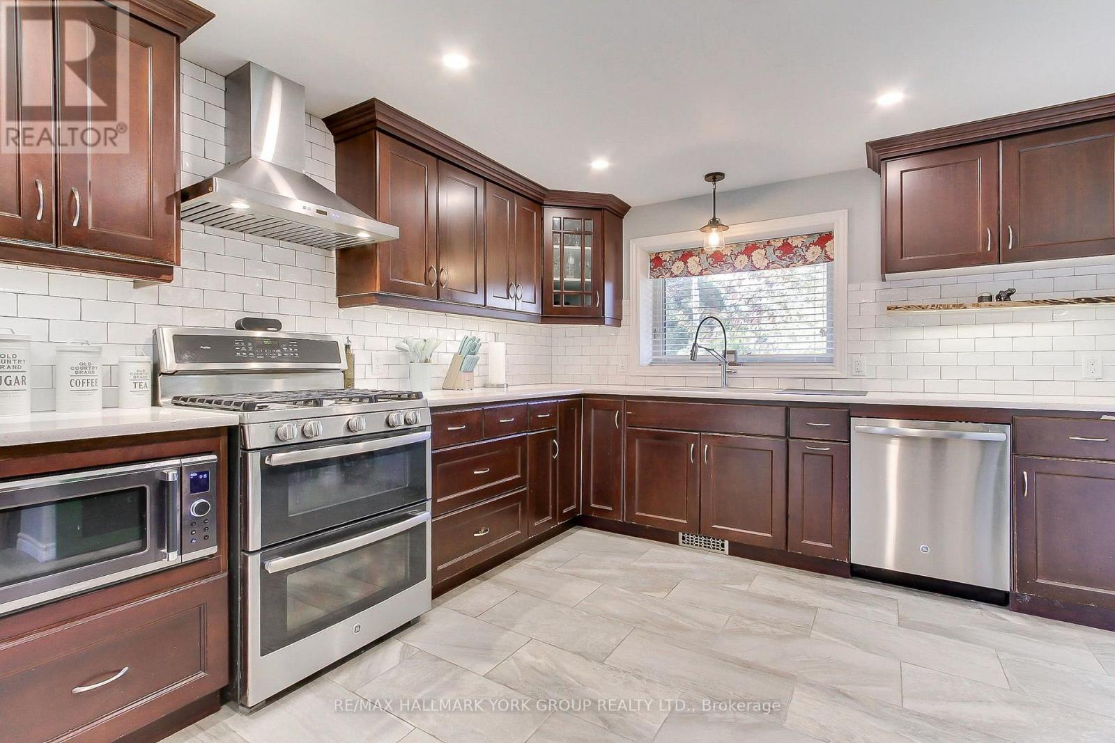 137 Churchill Road S, Halton Hills, Ontario  L7J 2J5 - Photo 8 - W13886294