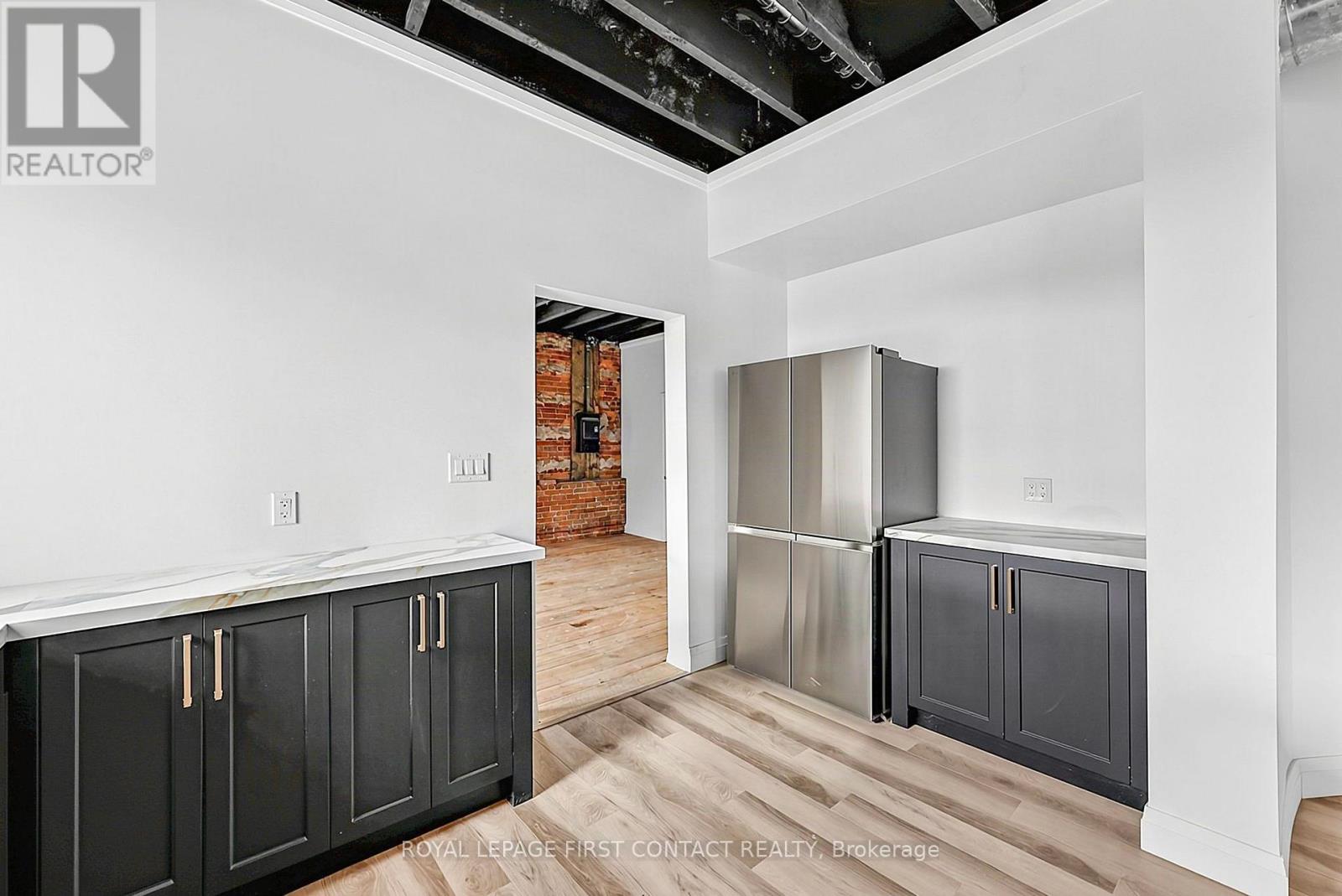 Penthouse - 87 Main Street, Penetanguishene, Ontario  L9M 1S8 - Photo 10 - S13886318